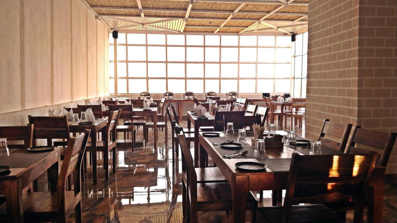 Hotel Istana Inn - A Luxury Stay 자이푸르 외부 사진